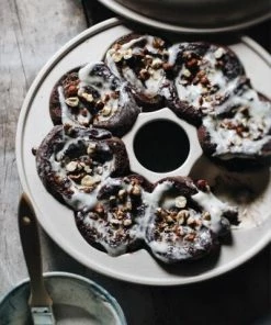 Emile Henry Unterteil Für Brotkranz-Backform Rund In Grand Cru -STÄDTER Shop Emile Henry Brotkranzbackform Schokoschnecken LD 2