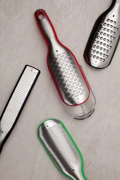 Microplane Grobreibe Elite In Rot 4 Microplane Grobreibe Elite In Rot – Bild 2