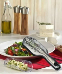 Microplane Grobreibe Elite In Rot 15 Microplane Grobreibe Elite In Rot -STÄDTER Shop elite extracoarse beauty 300dpi 49000 neu l